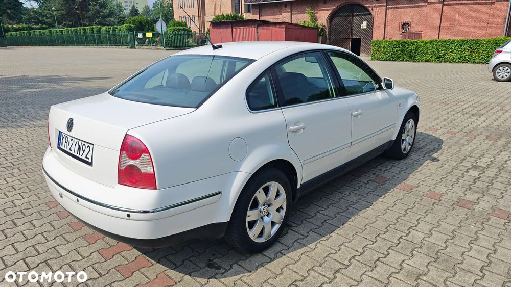 Volkswagen Passat - 17