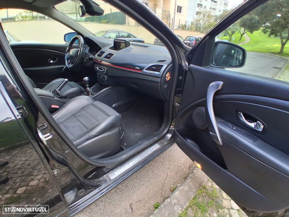 Renault Mégane Sport Tourer 1.5 dCi GT Line SS - 18