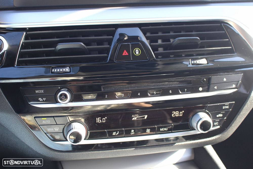BMW 520 d Line Luxury Auto - 30