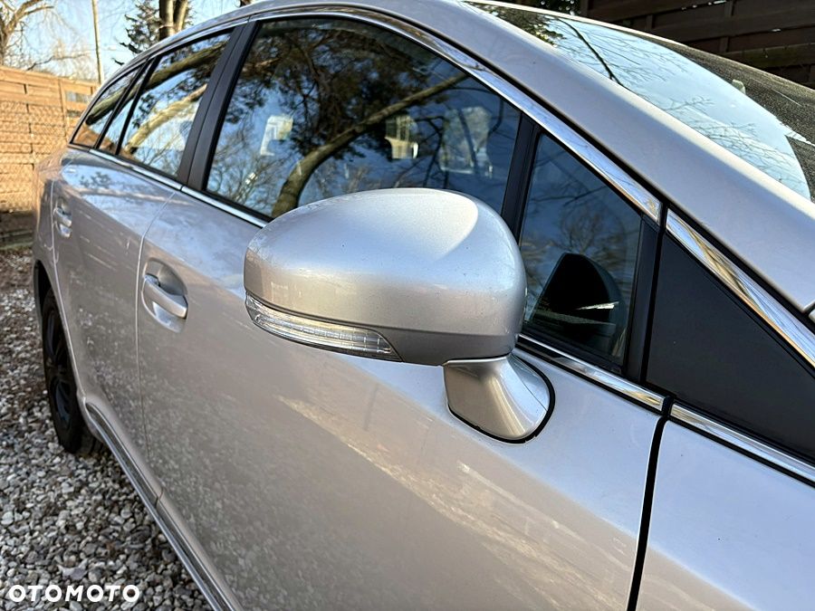 Toyota Avensis 2.0 D-4D - 13