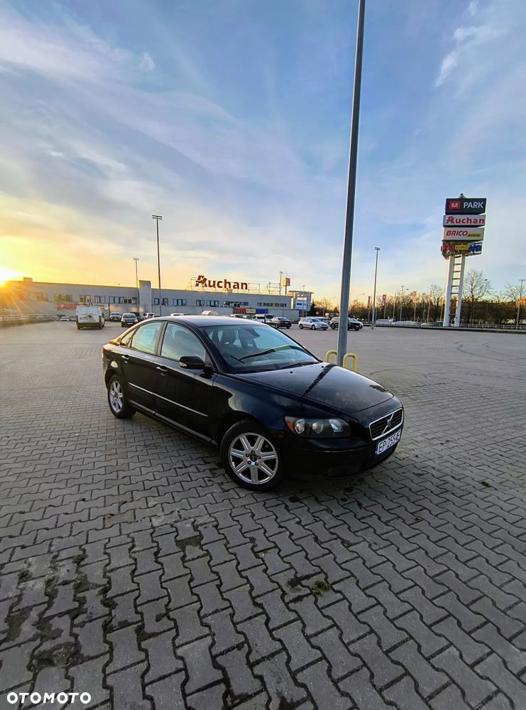 Volvo S40 2.4 Momentum - 1
