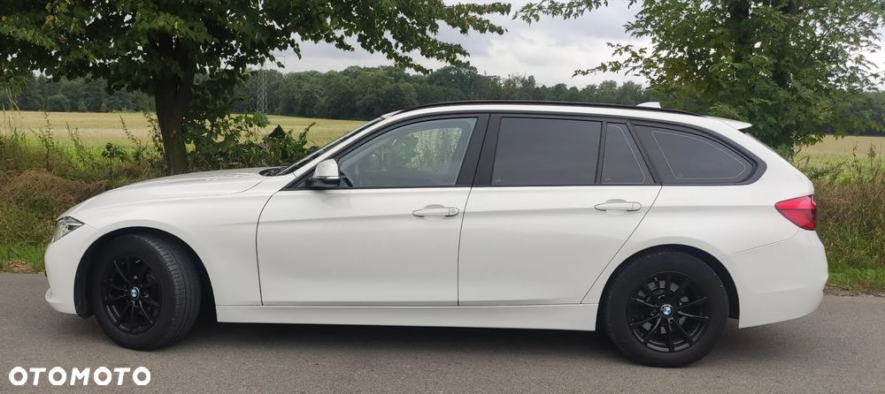 BMW Seria 3 318i - 4