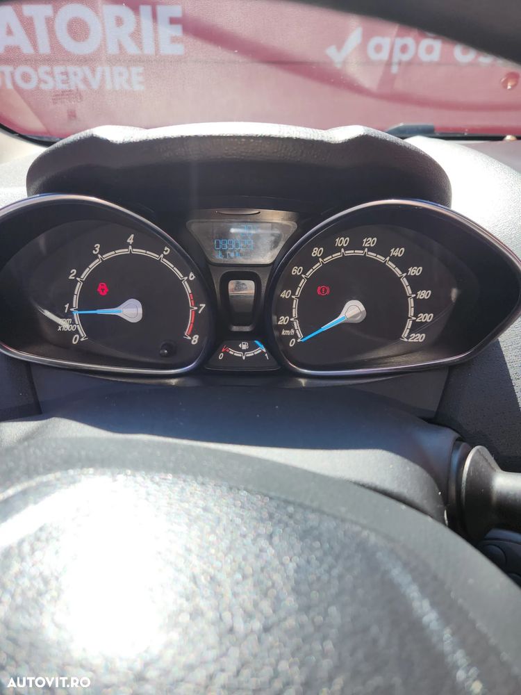 Ford Fiesta - 8
