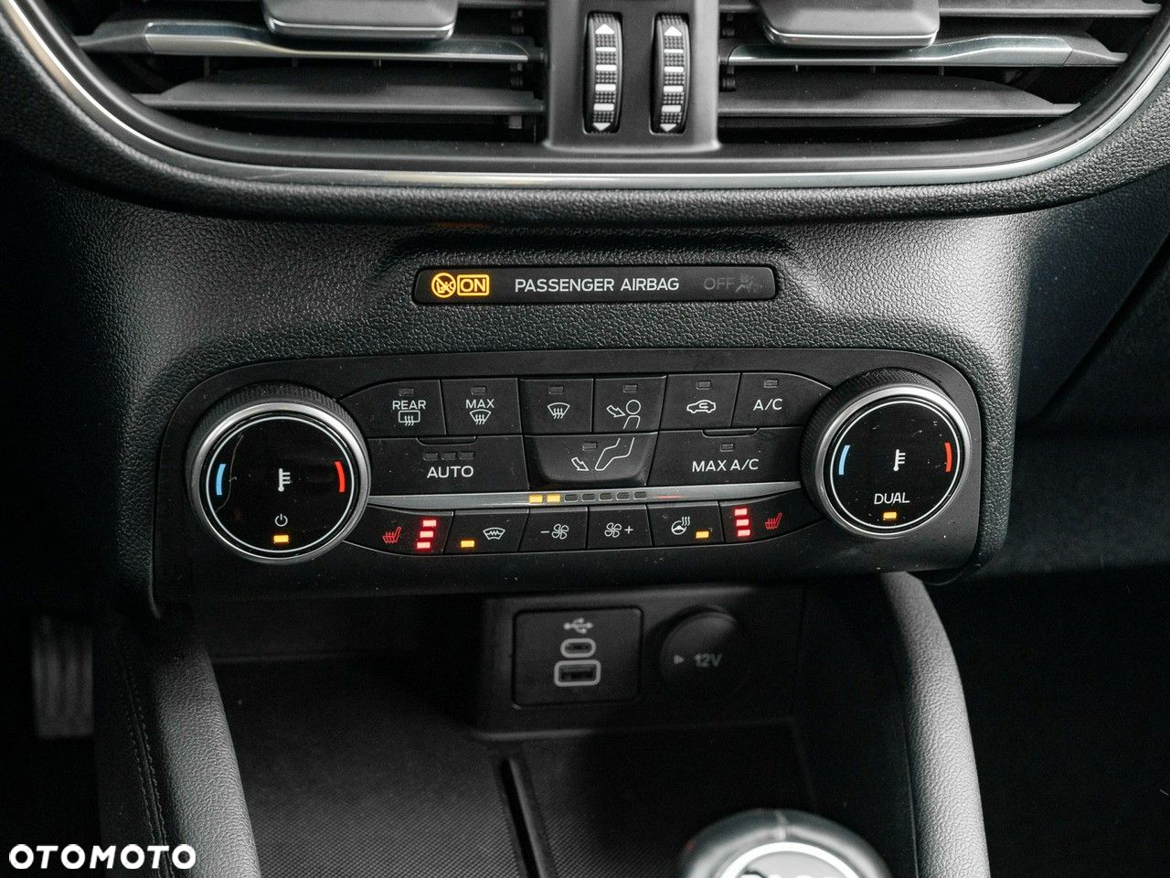 Ford Kuga 1.5 EcoBoost FWD Titanium - 20