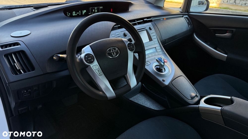 Toyota Prius 1.8 HSD Active - 13