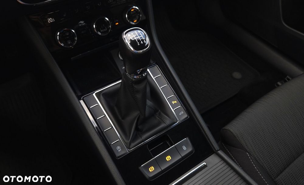 Skoda Superb 2.0 TDI Ambition - 12