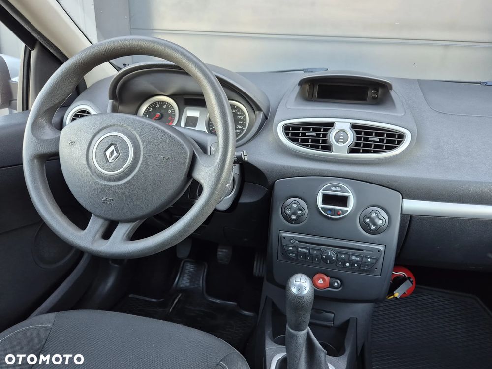 Renault Clio - 15