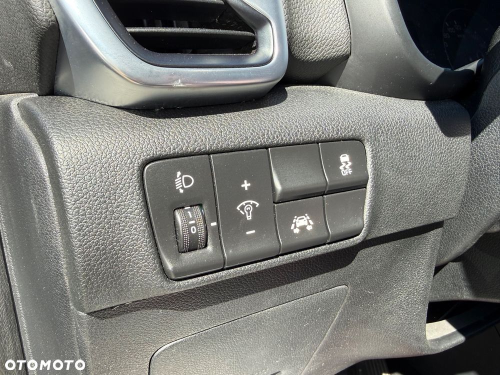 Kia Sportage 2.0 CRDI M - 24