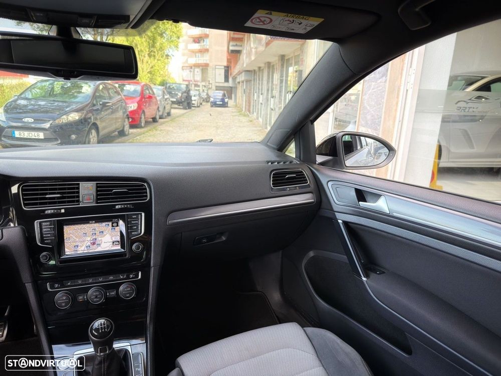 VW Golf 2.0 TDi Highline - 18