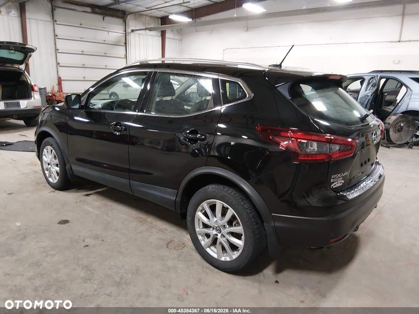 Nissan Rogue - 2