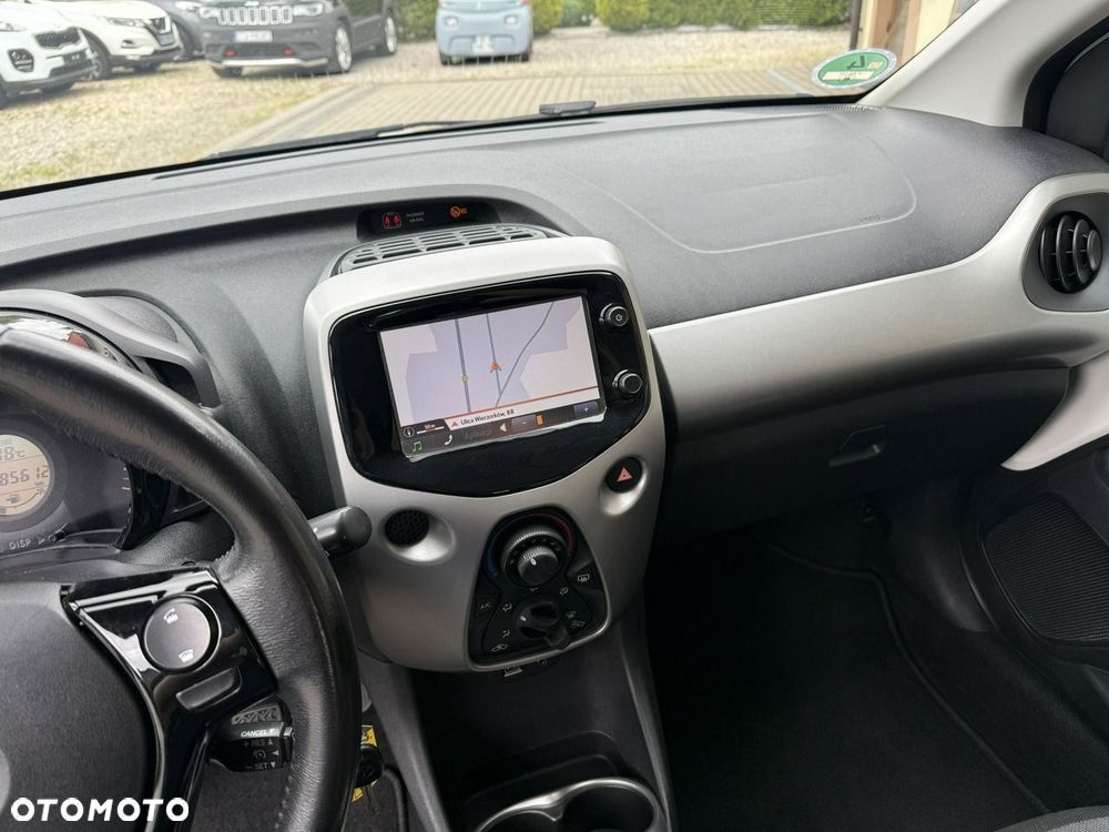 Toyota Aygo x-play touch - 17