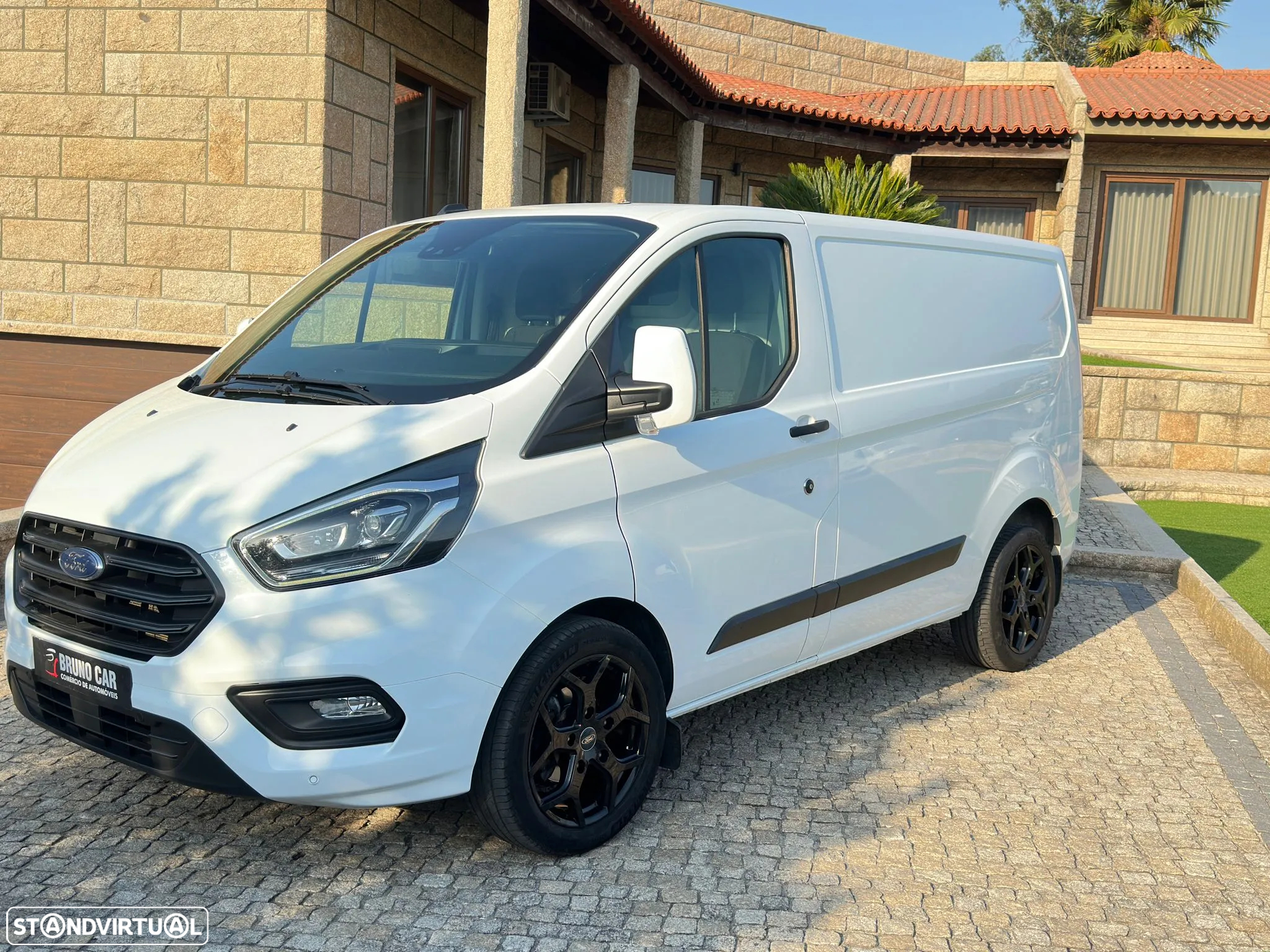 Ford TRANSIT CUSTOM - 3