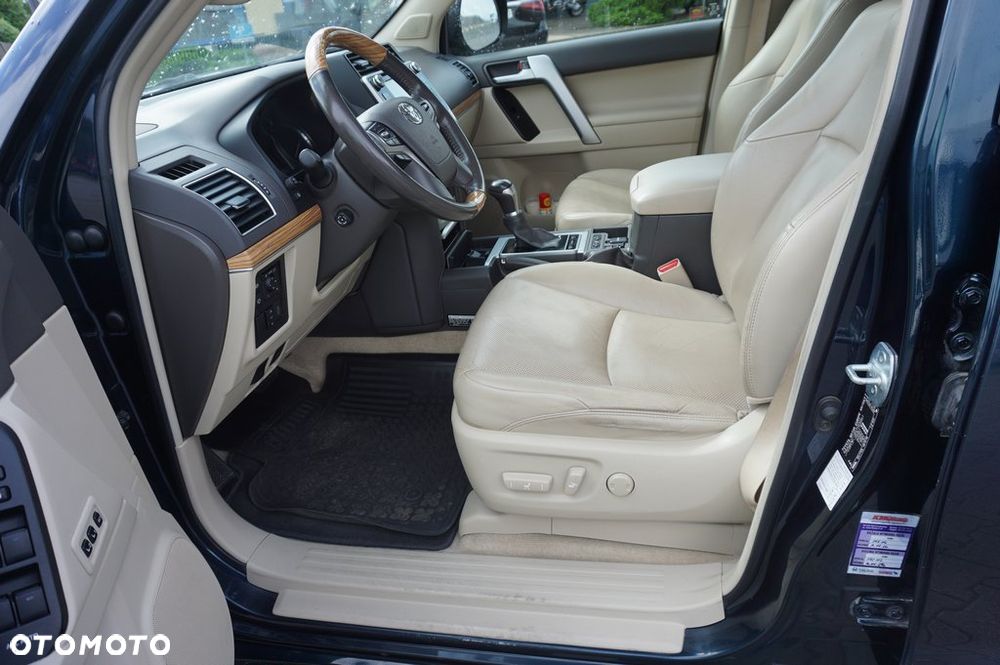 Toyota Land Cruiser - 11