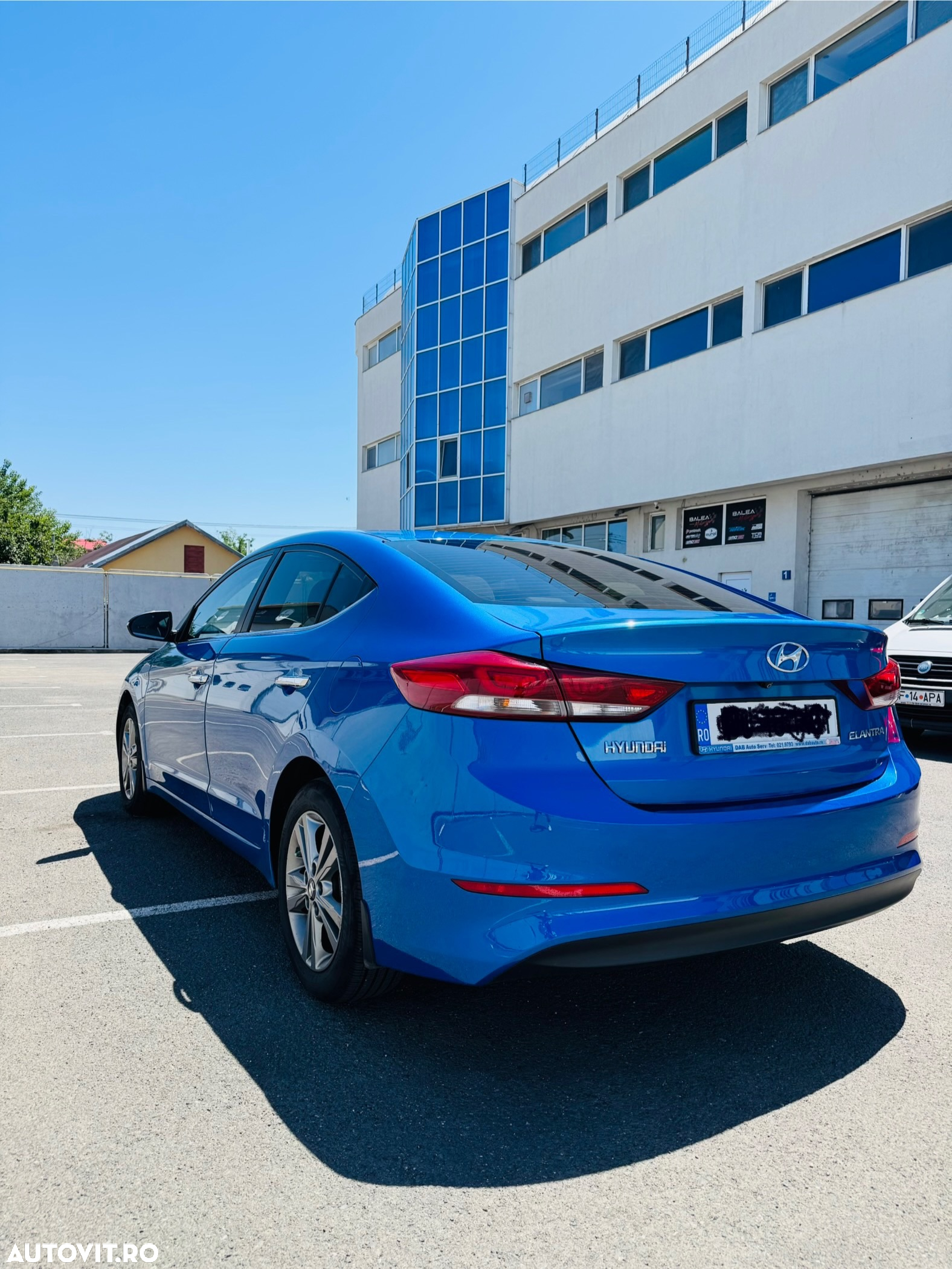 Hyundai Elantra 1.6 CRDI Comfort - 2