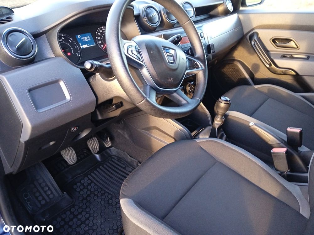 Dacia Duster 1.6 SCe Laureate S&S - 10