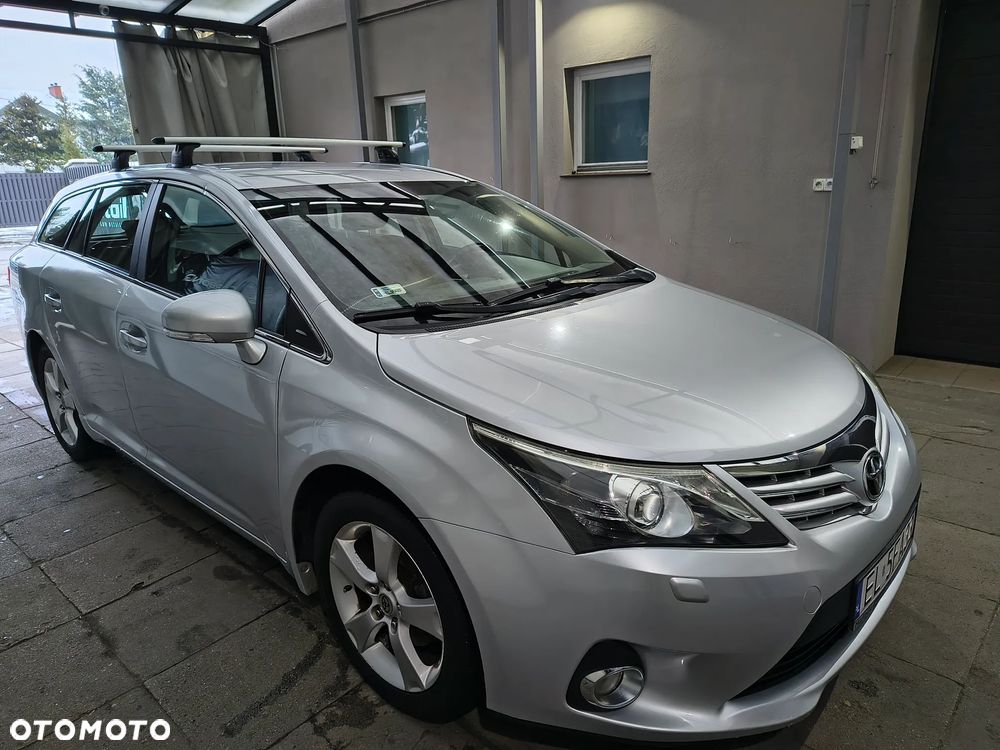 Toyota Avensis 1.8 Comfort - 1