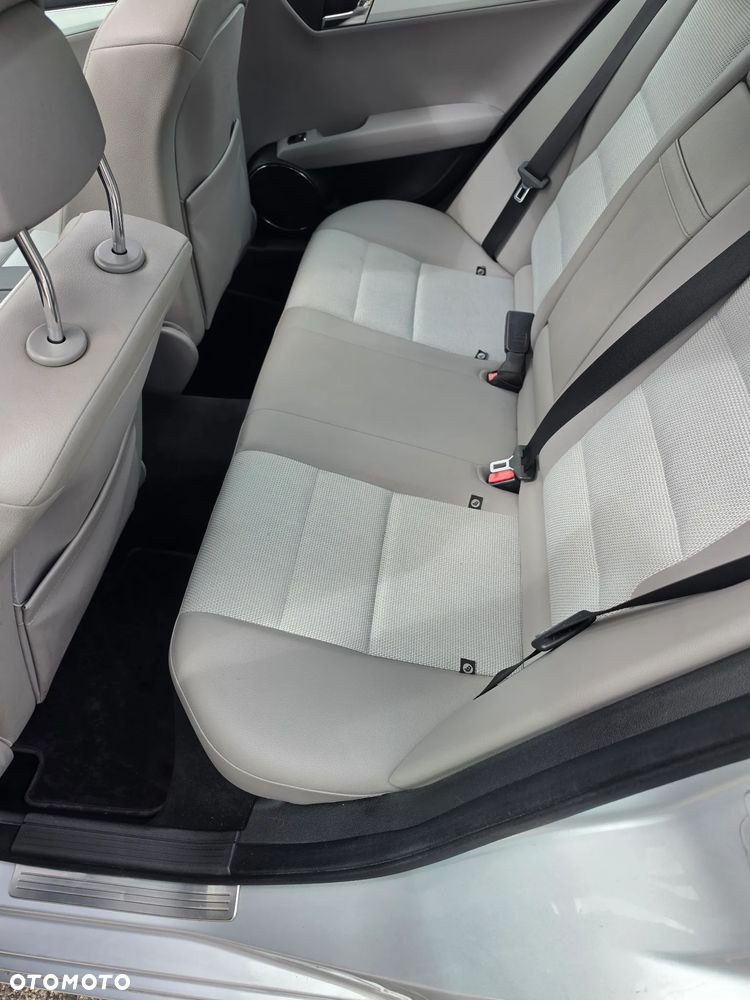 Mercedes-Benz Klasa C 200 Kompressor Avantgarde - 14