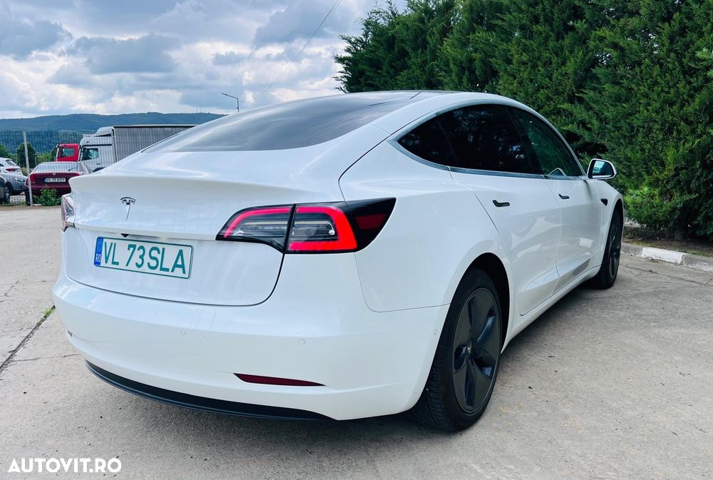 Tesla Model 3 Standard Reichweite Plus Hinterradantrieb - 2
