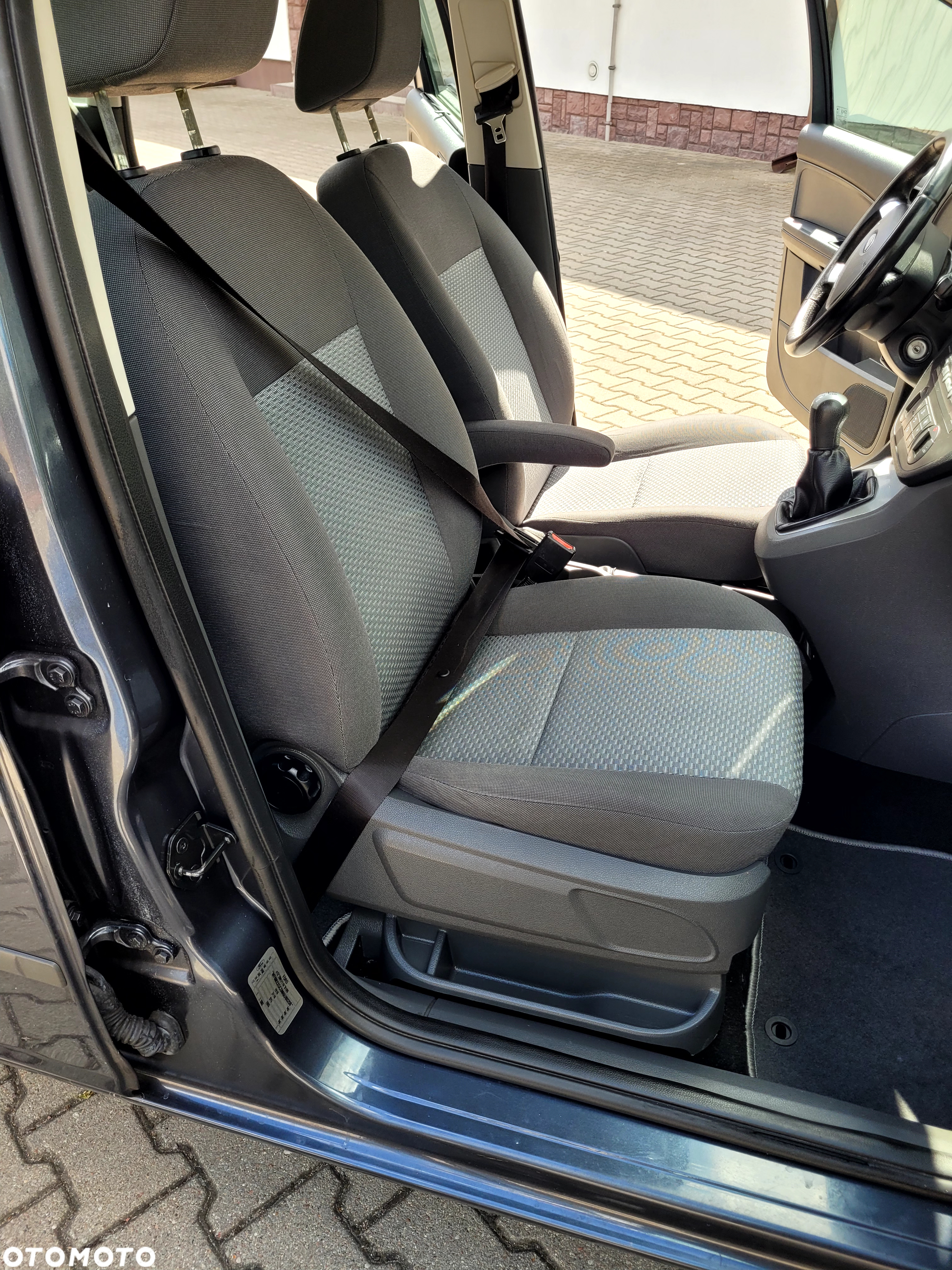 Ford C-MAX 1.8 Ghia - 25
