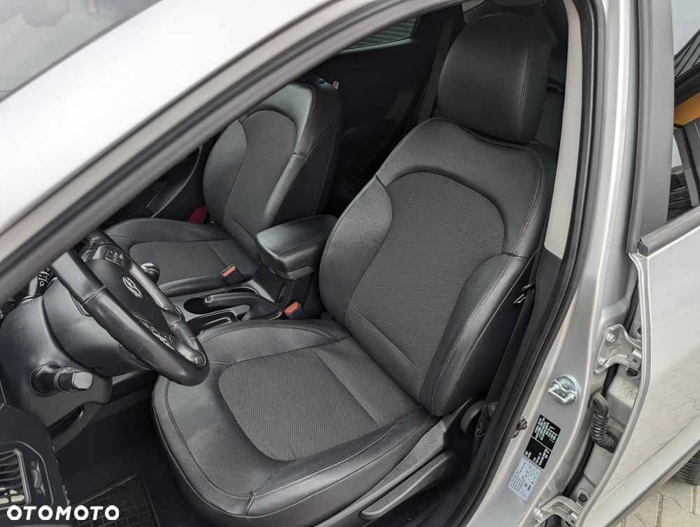 Hyundai ix35 1.7 CRDi 2WD blue Style - 32