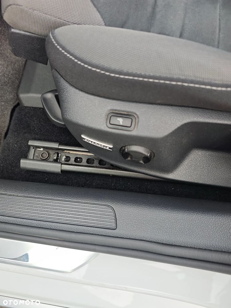 Volkswagen Golf - 9