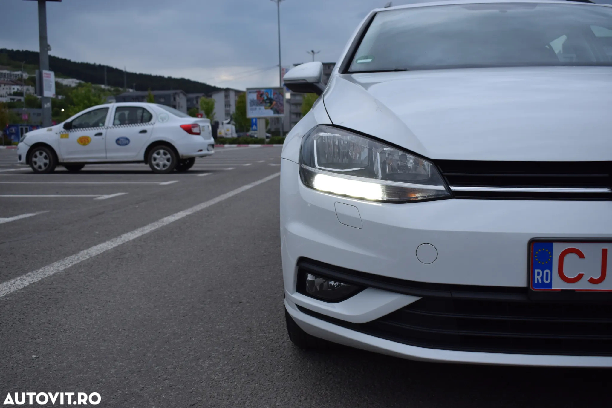 Volkswagen Golf 1.6 TDI Comfortline - 5