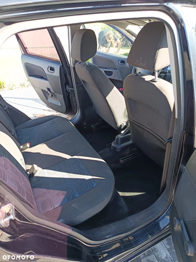 Ford Fiesta 1.3 - 6