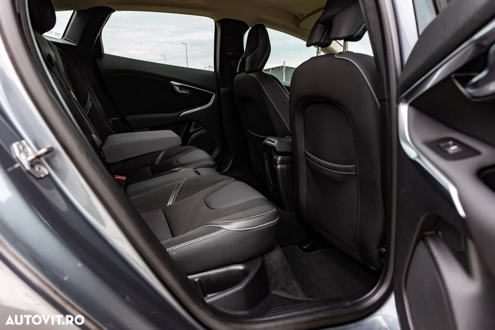 Volvo V40 D2 Momentum - 17