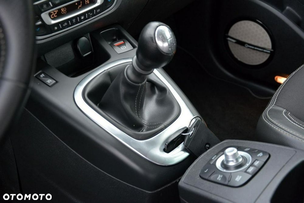 Renault Scenic ENERGY TCe 130 BOSE EDITION - 29