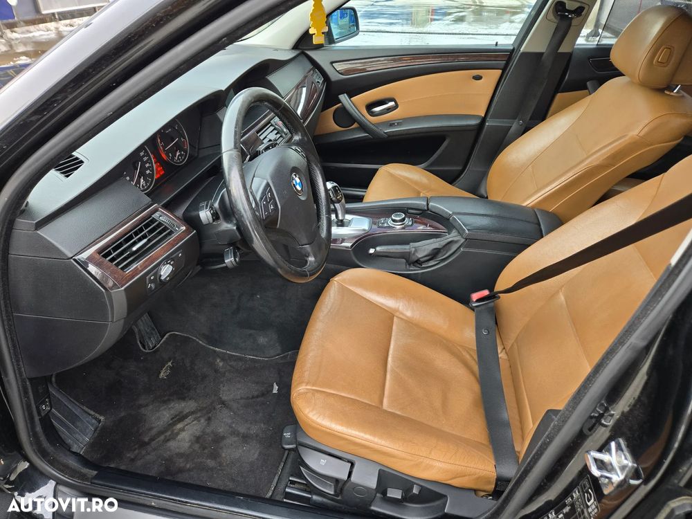 BMW Seria 5 525d Aut. - 7