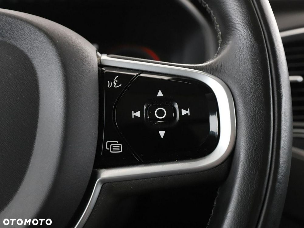 Volvo XC 90 T8 AWD Twin Engine Geartronic Momentum - 32