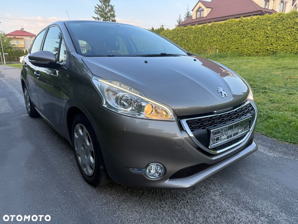 Peugeot 208 95 VTI Allure - 17