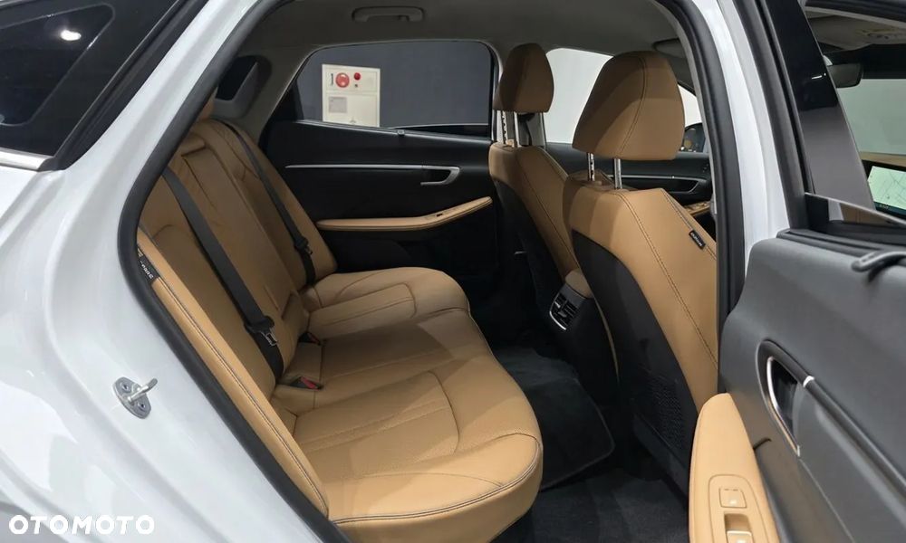 Hyundai Sonata - 7