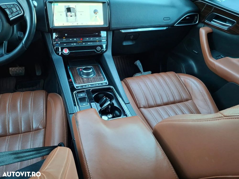 Jaguar F-Pace 20d AWD Portfolio - 4