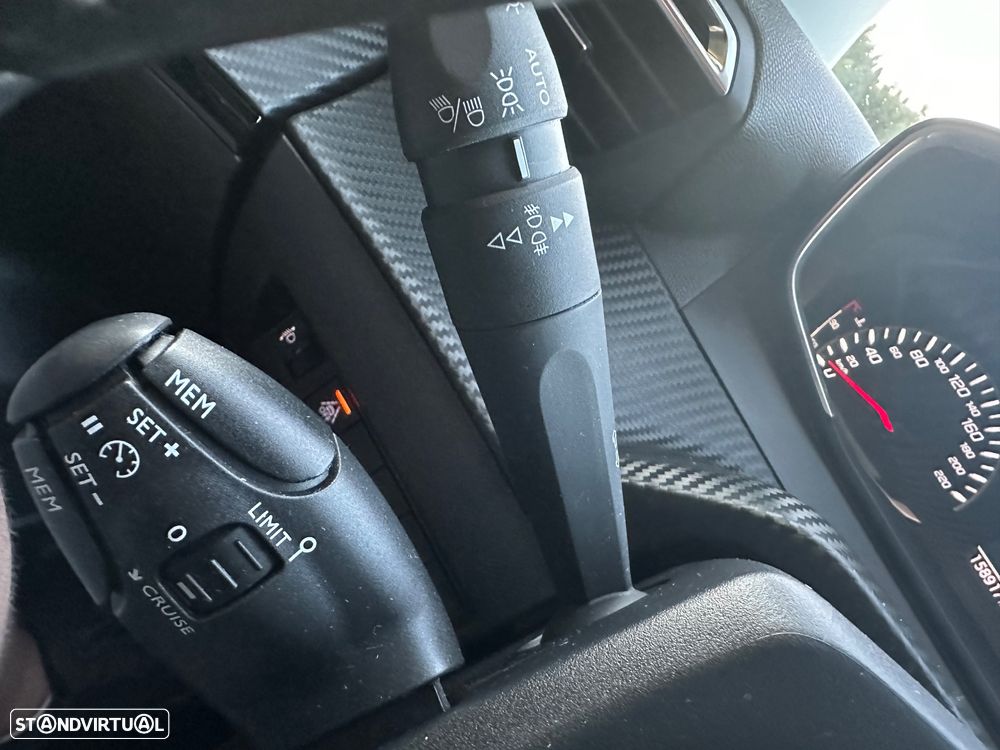 Peugeot 2008 BlueHDi 110 Active Pack - 15