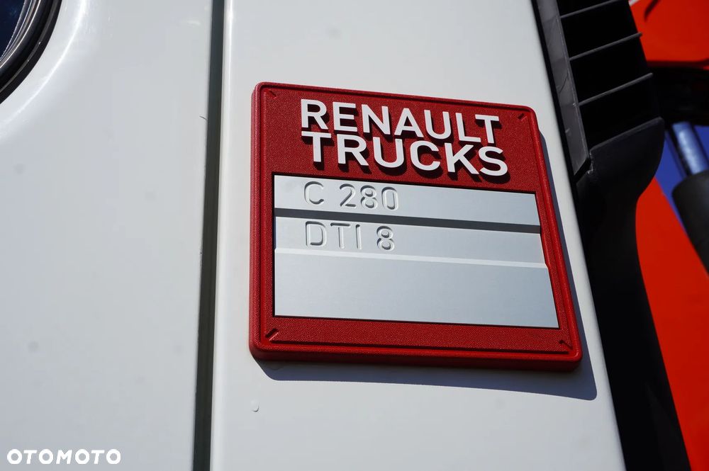 Renault C280 P4x2 E6 / HDS Fassi 5,6 t / Zasięg 8 m / Platforma 15 EPAL - 17