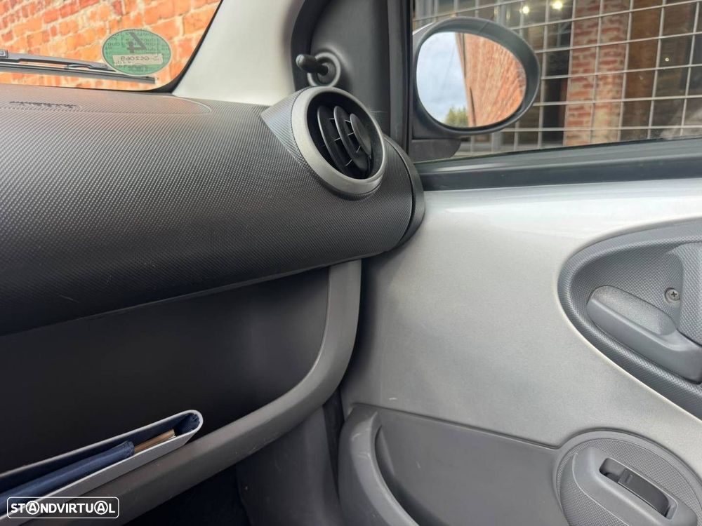 Peugeot 107 1.0 Urban 2 Tronic - 8