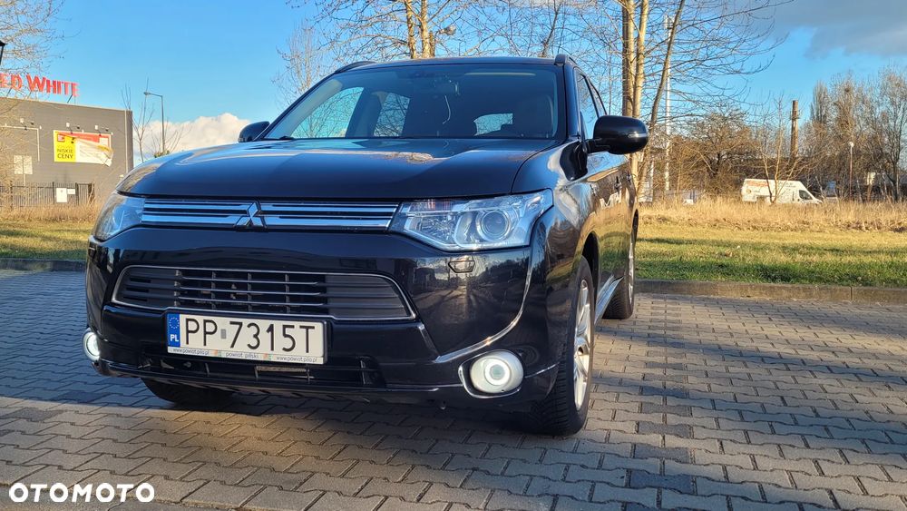 Mitsubishi Outlander - 1