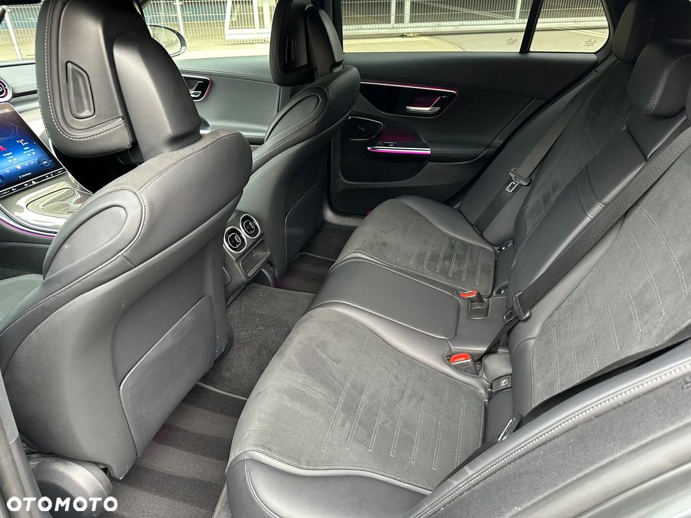 Mercedes-Benz Klasa C 220 d T 9G-TRONIC AMG Line - 22