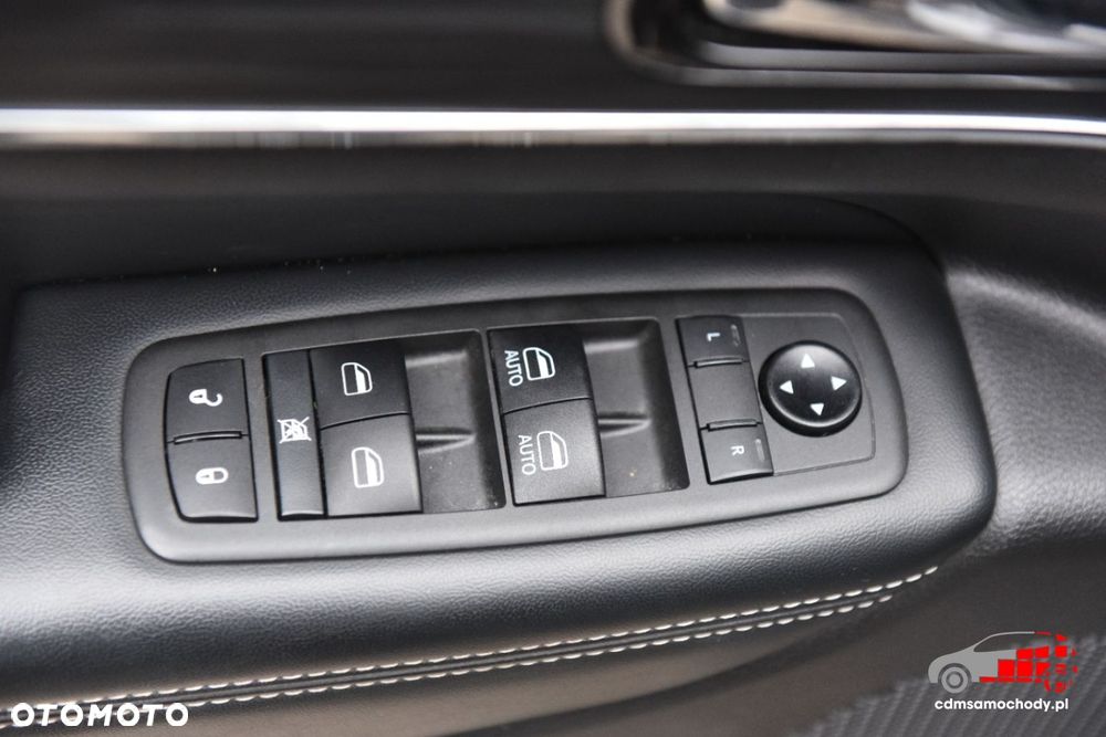 Jeep Grand Cherokee - 25