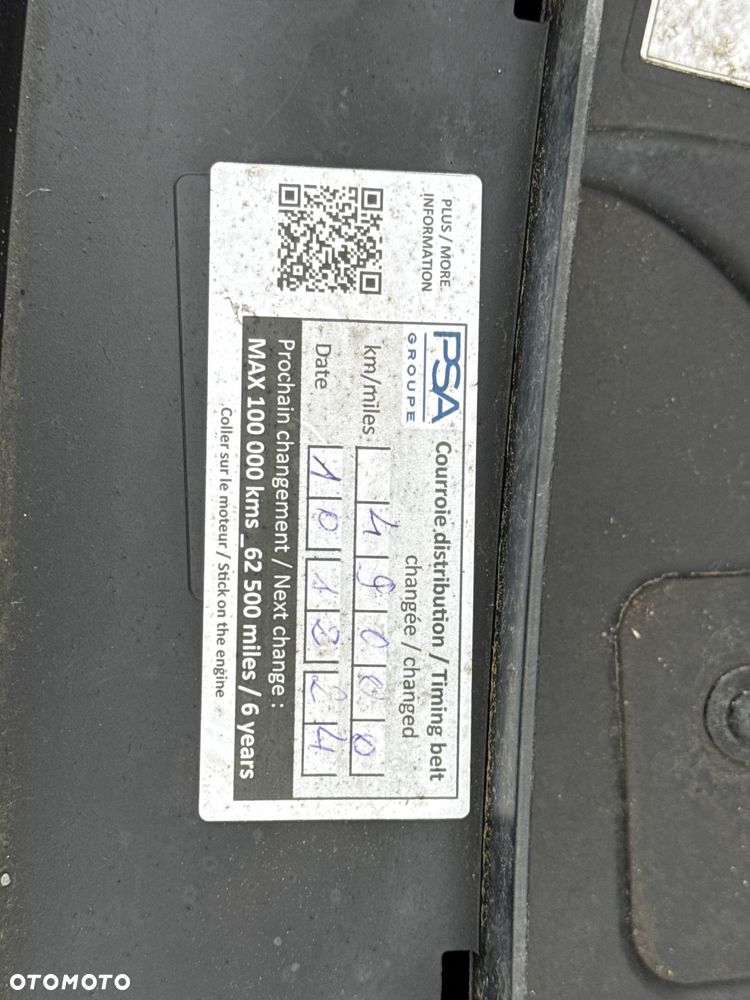 Citroën C3 1.2 PureTech Shine EAT6 - 21
