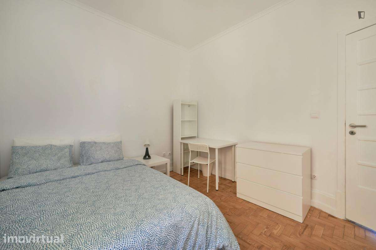 Quarto - localizado em Marquês de Pombal Lisbon - Grande imagem: 5/13