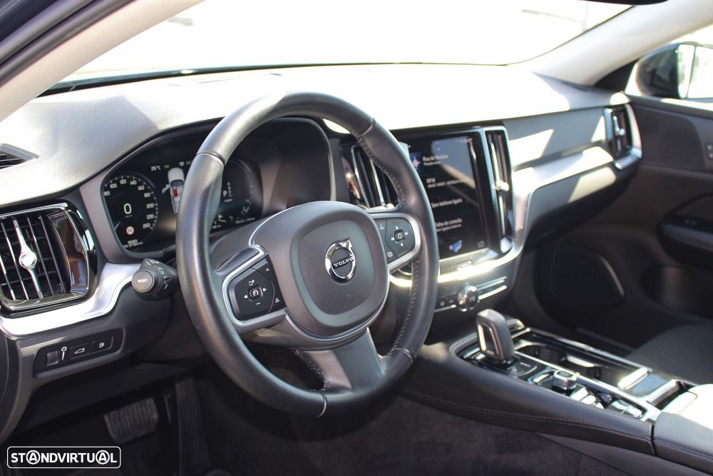Volvo V60 2.0 T6 AWD TE R-Design - 23