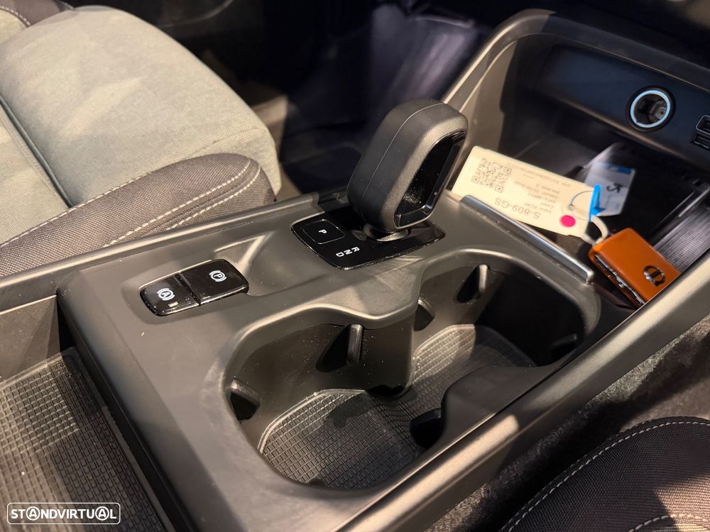 Volvo XC 40 T4 Recharge DKG Ultimate Bright - 33