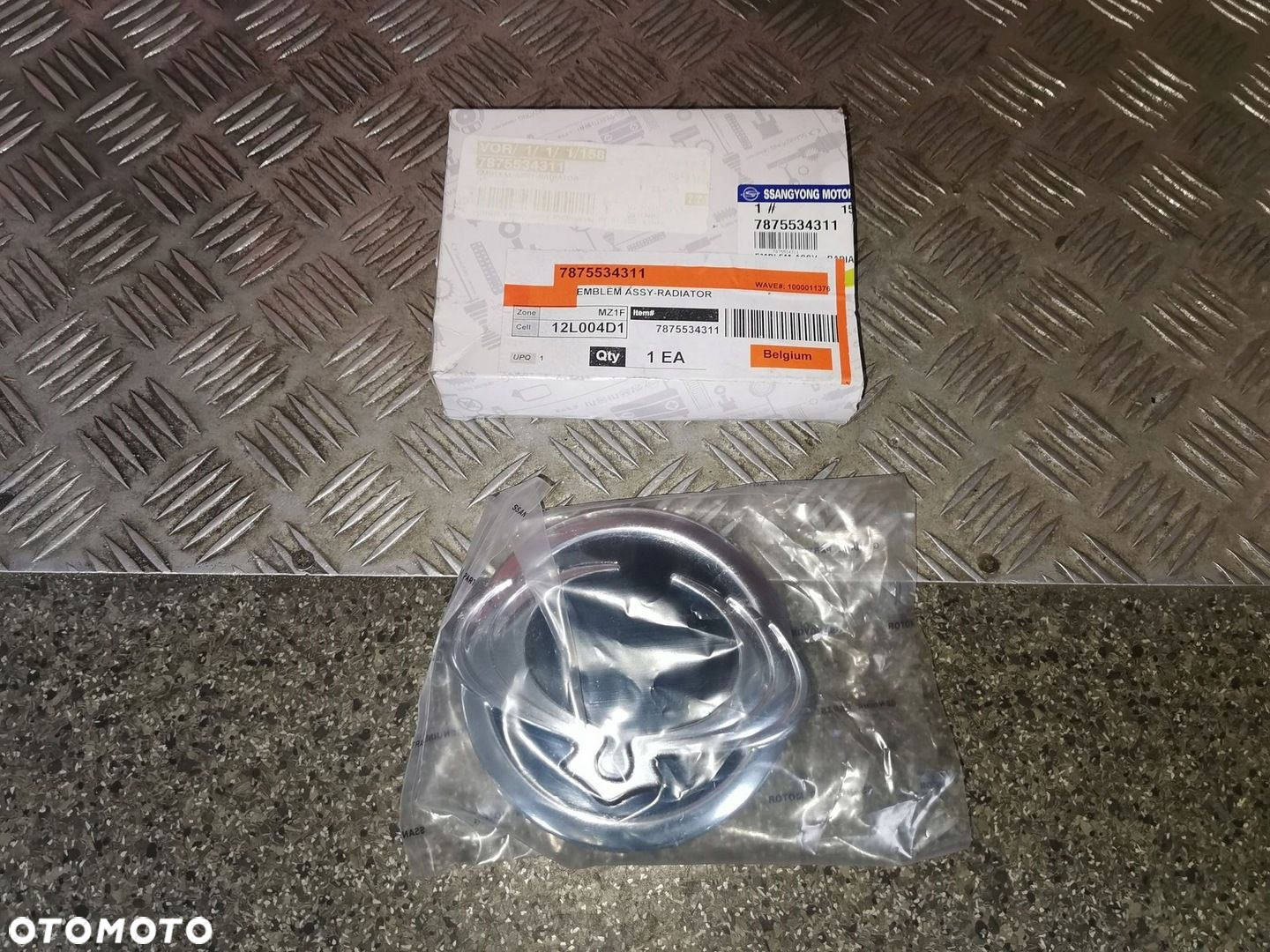 SSANGYONG TIVOLI ZNACZEK EMBLEMAT LOGO PRZÓD - 3