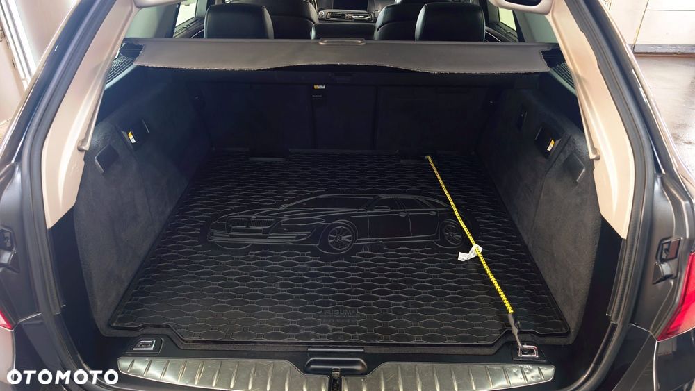 BMW Seria 5 530d xDrive Sport-Aut - 18