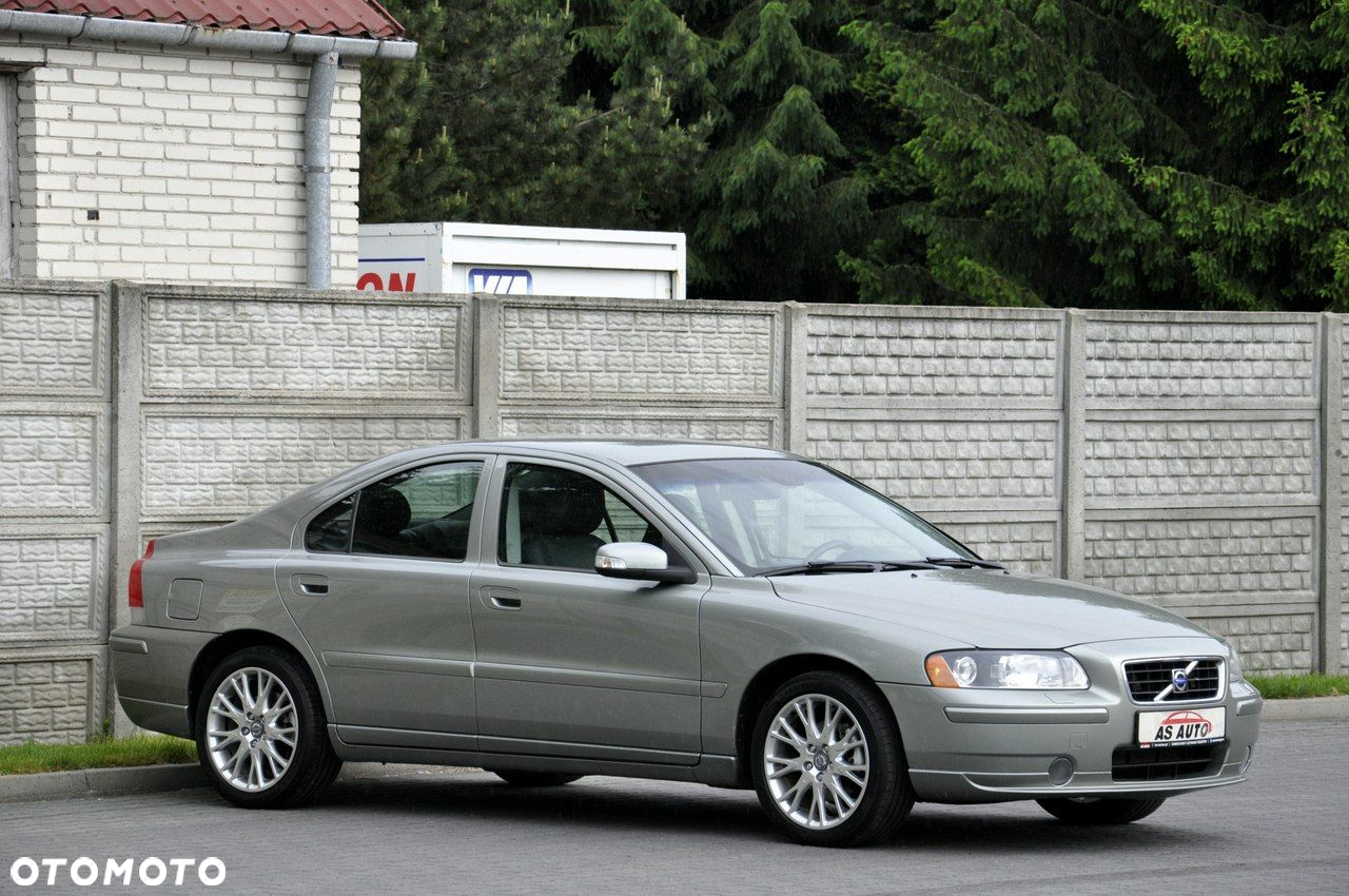 Volvo S60 2.4 Momentum - 25