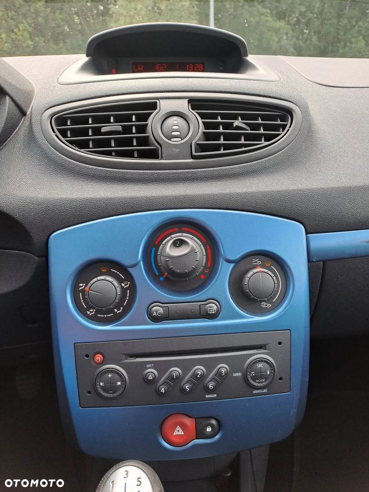 Renault Clio 1.2 16V 75 Dynamique - 9