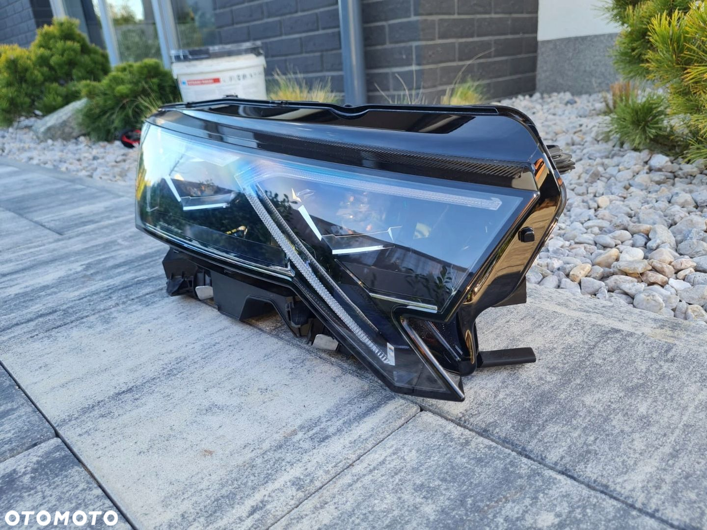 SKODA OCTAVIA IV 4 LIFT Lampa prawa przód Full Led Matrix 5E4941036 - 3