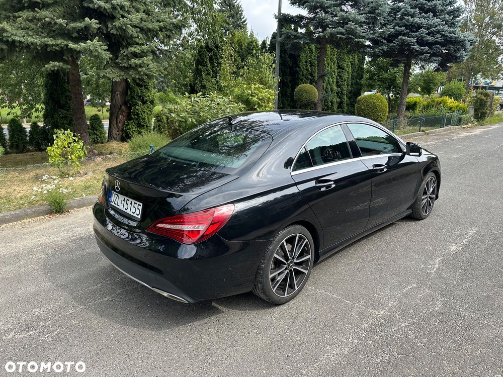 Mercedes-Benz CLA 200 7G-DCT Urban - 4